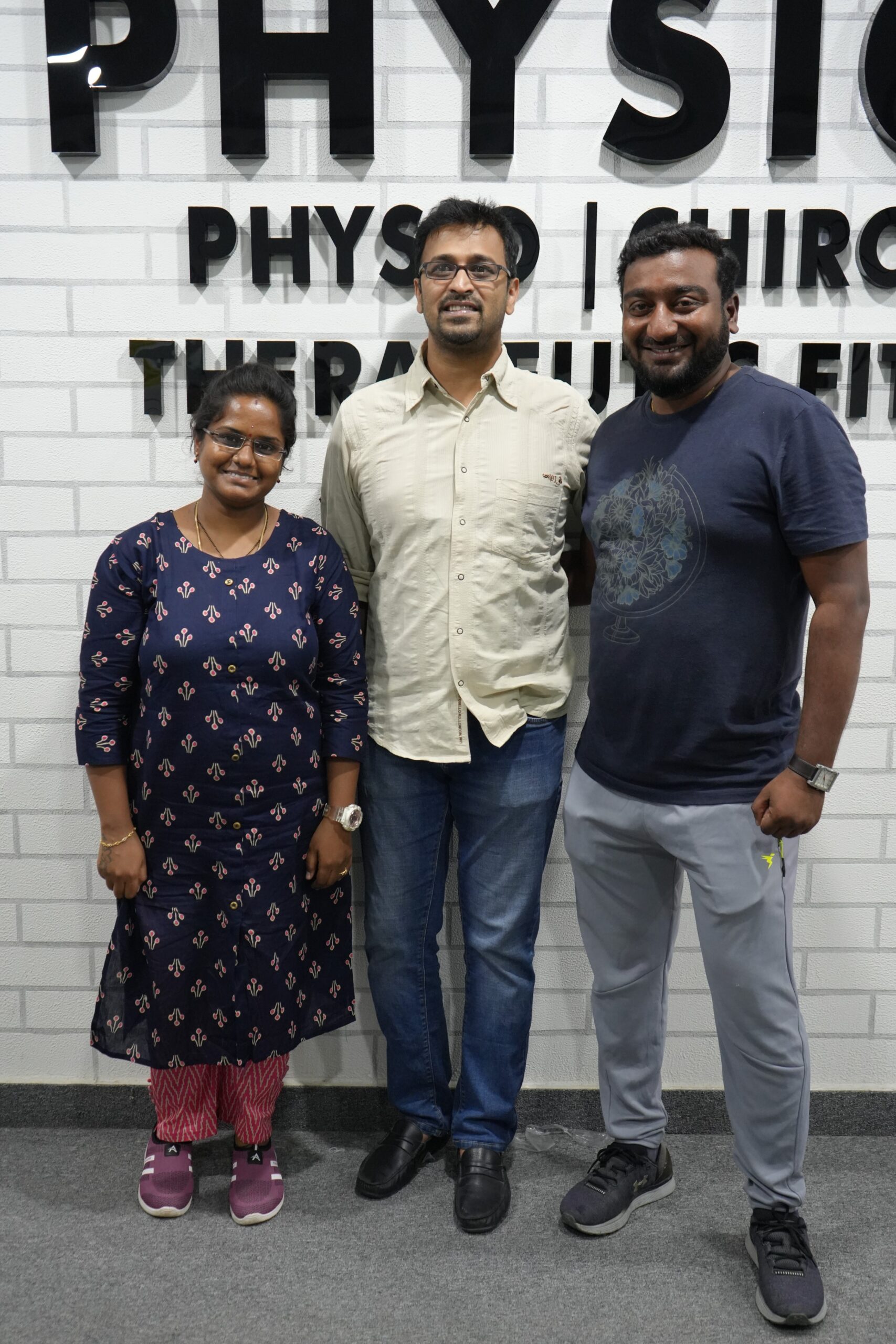 physiotherapy doctor (2)
